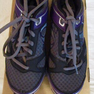 Pearl Izumi W X-ALP SEEK V Cycling Shoes Gray/Purple NWB  Size 39 EU/ 85. US